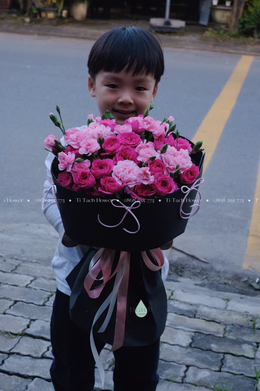 Tiệm Hoa Tí Tách - Instagram