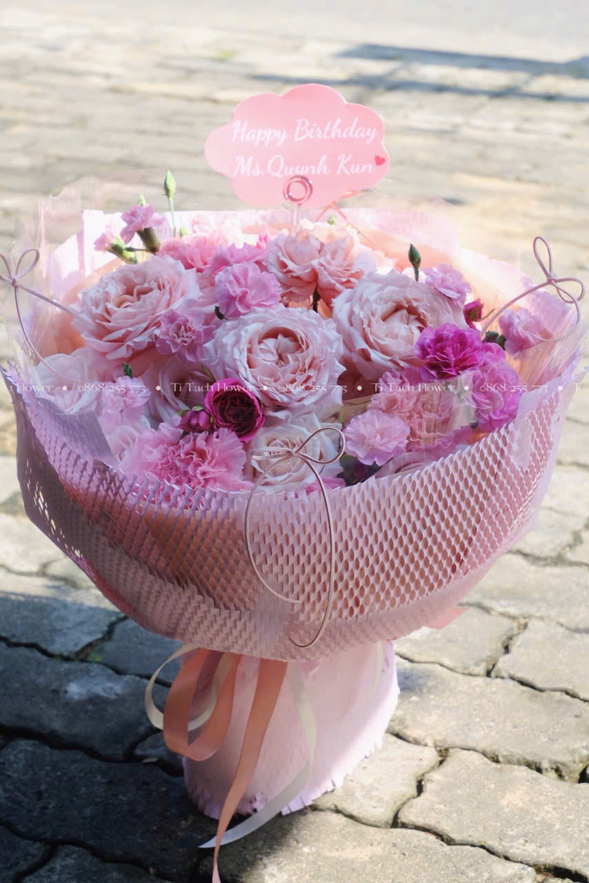 Tiệm Hoa Tí Tách - Instagram