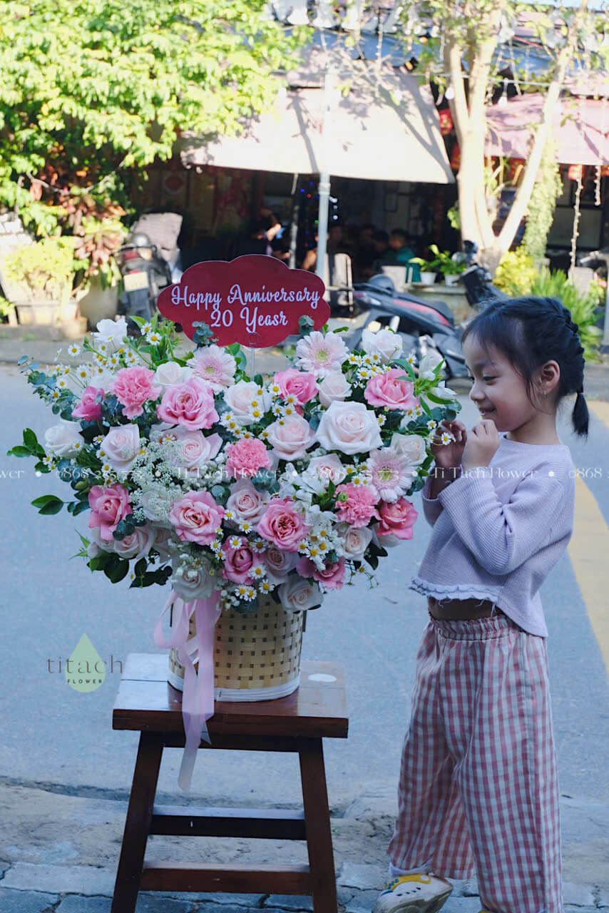 Tiệm Hoa Tí Tách - Instagram