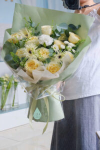 hoa bo tone vang mix hien dai